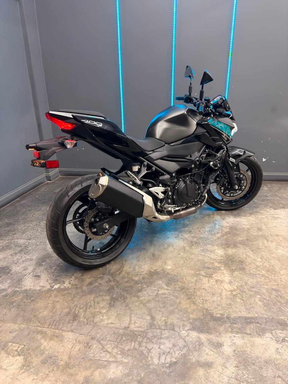 KAWASAKI Z400 2023