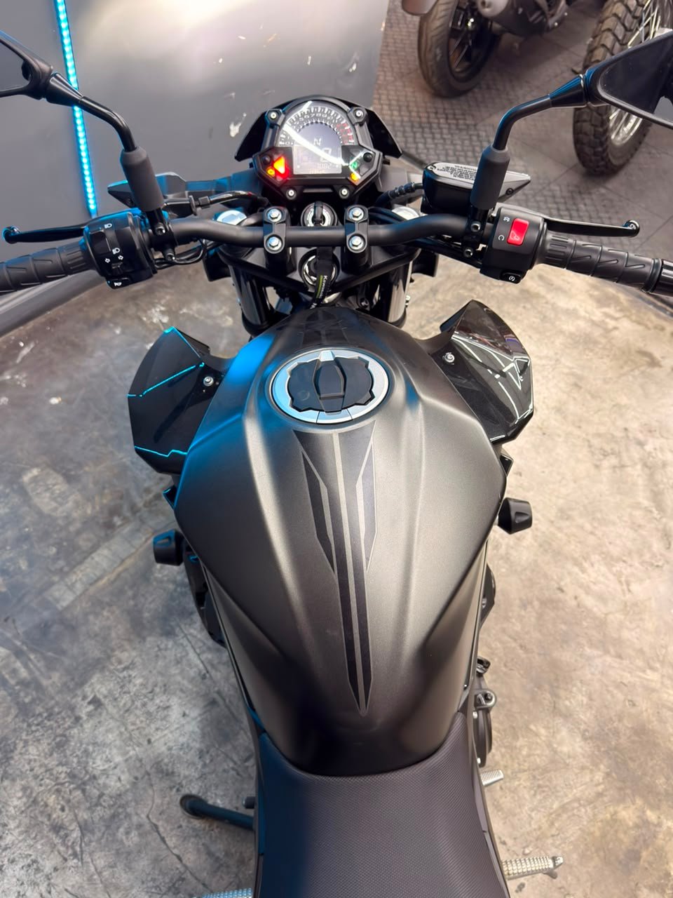 KAWASAKI Z400 2023