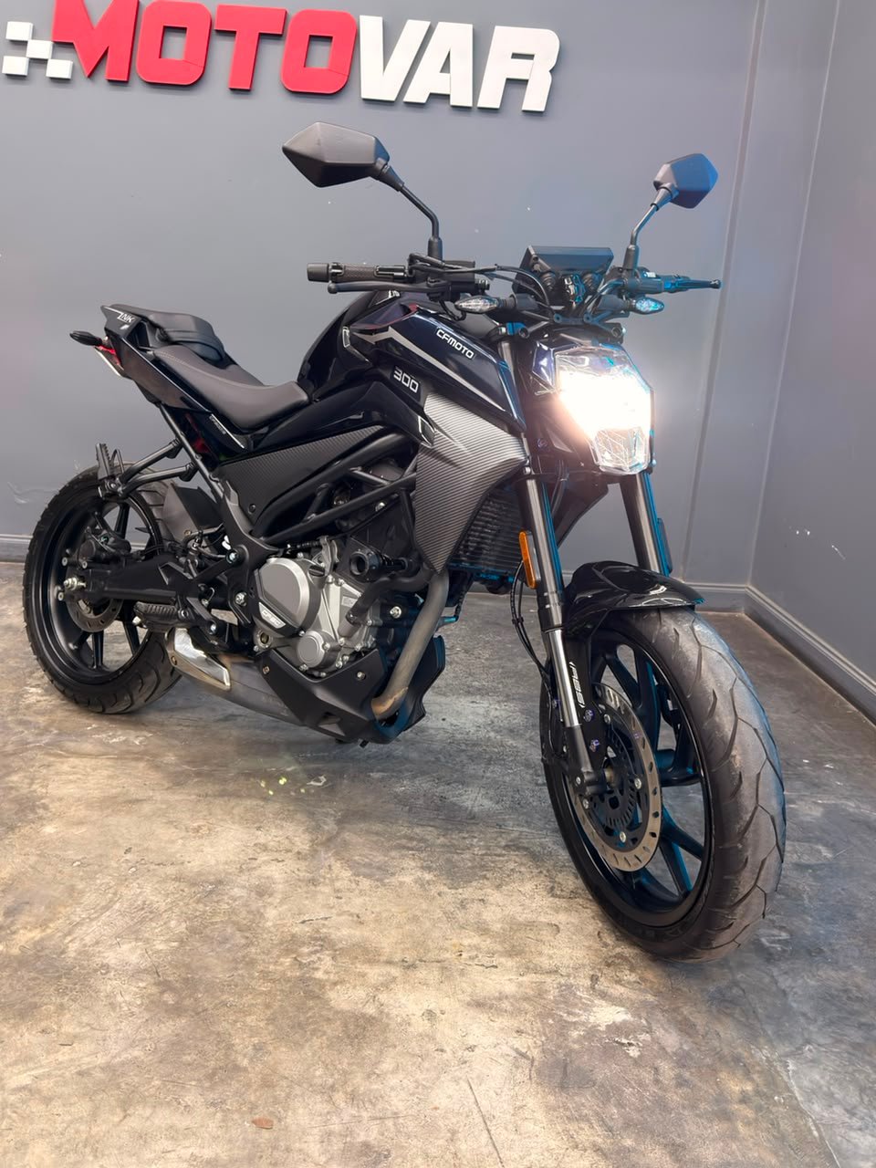 CFMOTO 300NK 2025