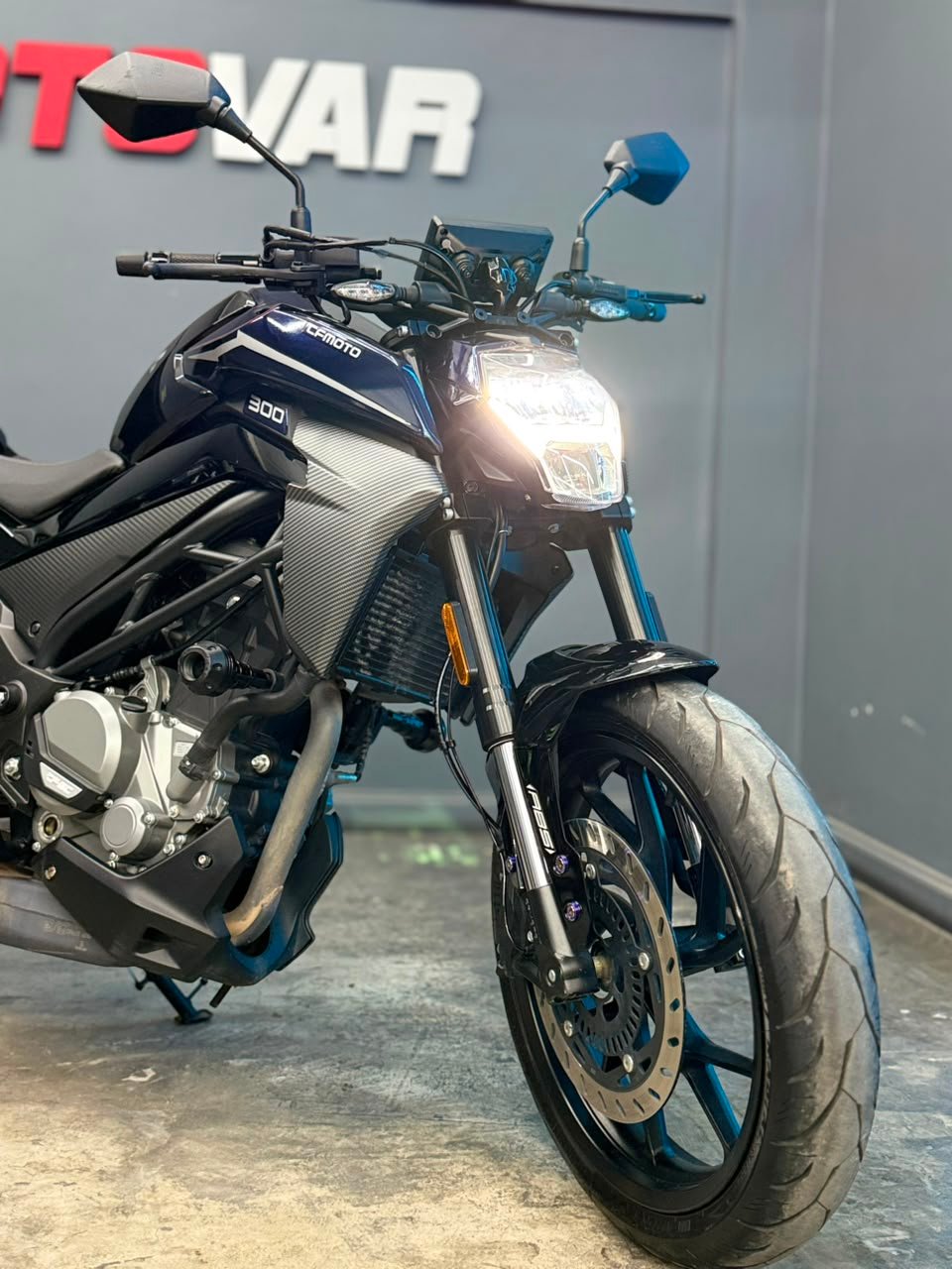 CFMOTO 300NK 2025