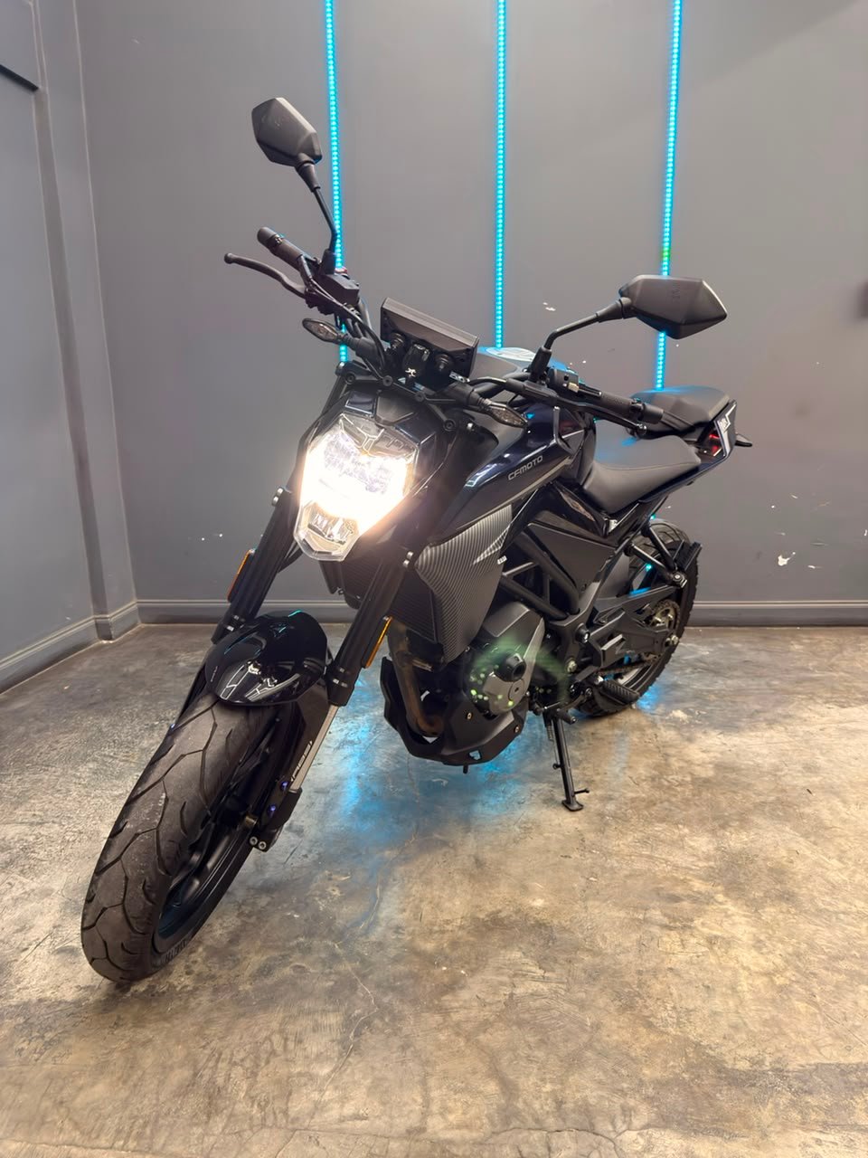 CFMOTO 300NK 2025