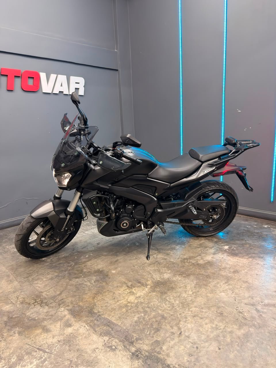 BAJAJ DOMINAR 400 2023