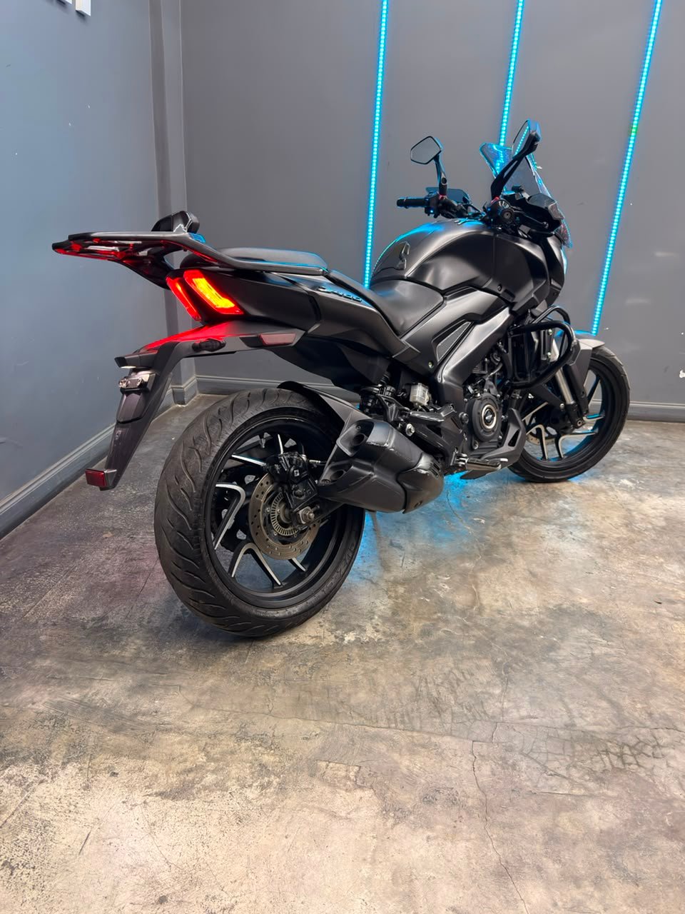 BAJAJ DOMINAR 400 2023