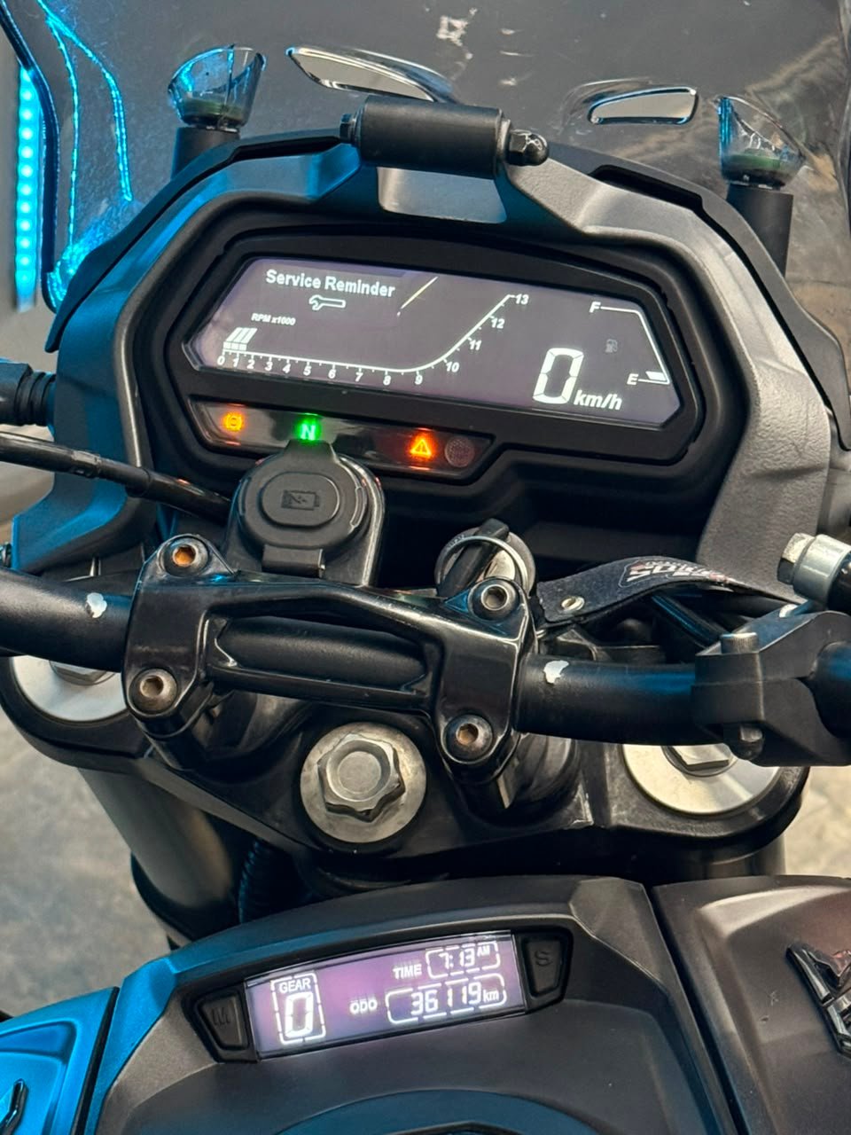 BAJAJ DOMINAR 400 2023