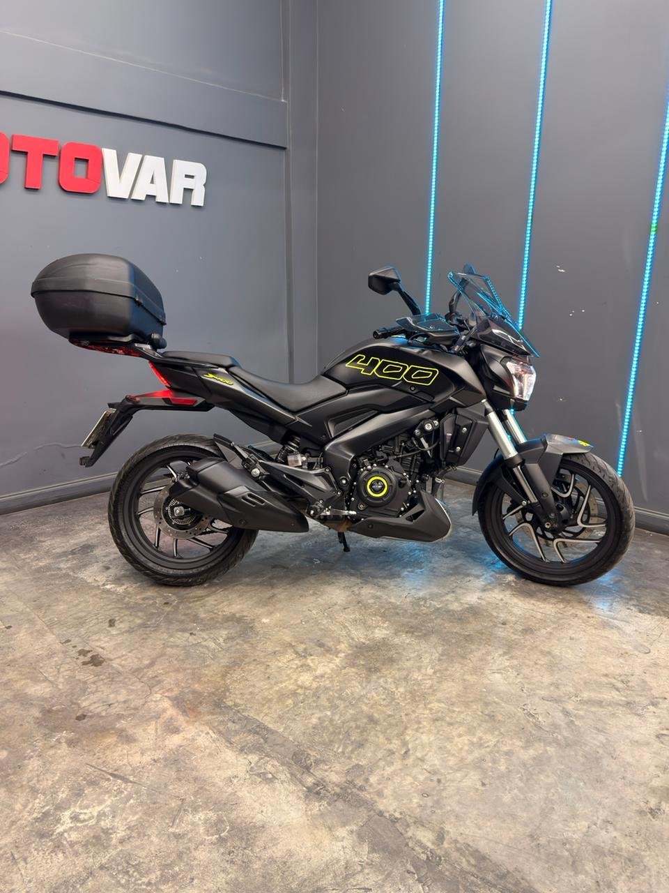 BAJAJ DOMINAR 400 2025