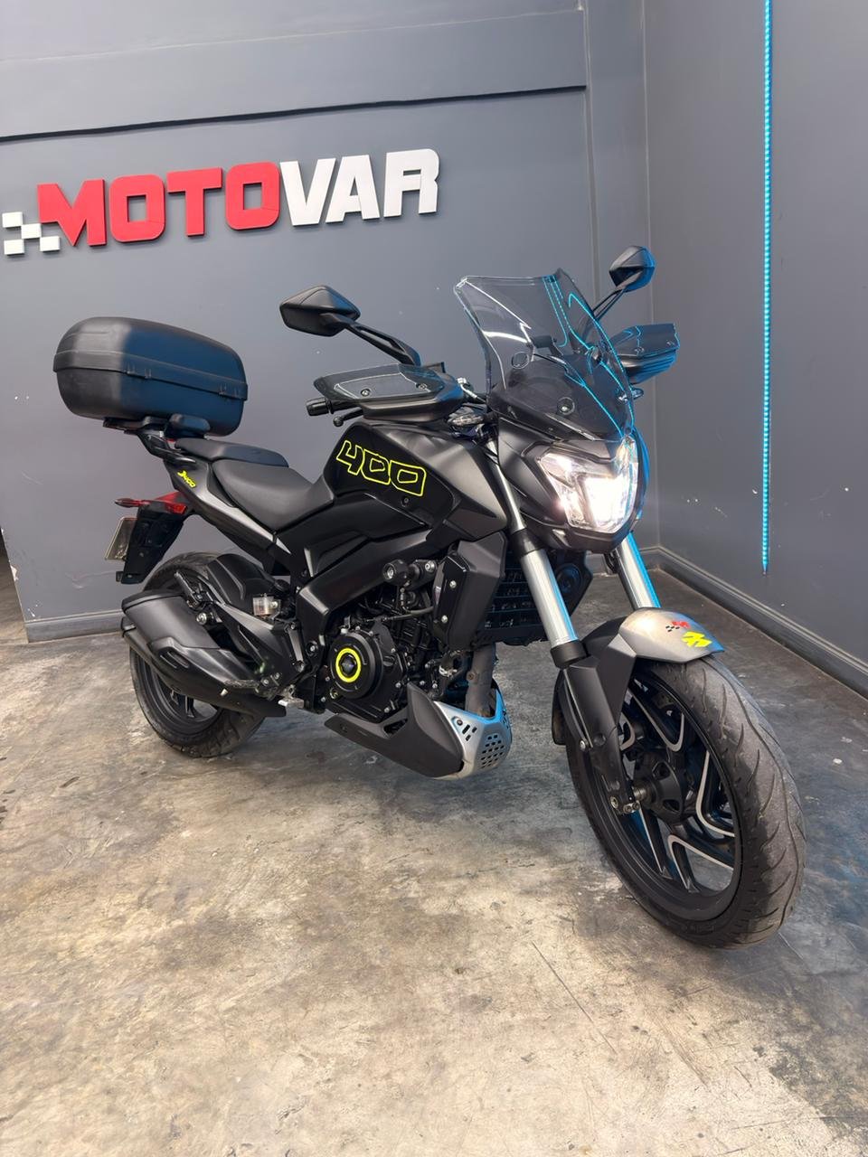 BAJAJ DOMINAR 400 2025