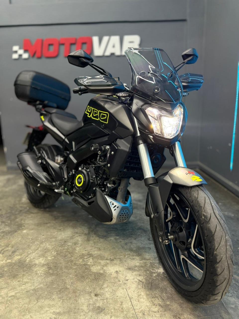 BAJAJ DOMINAR 400 2025