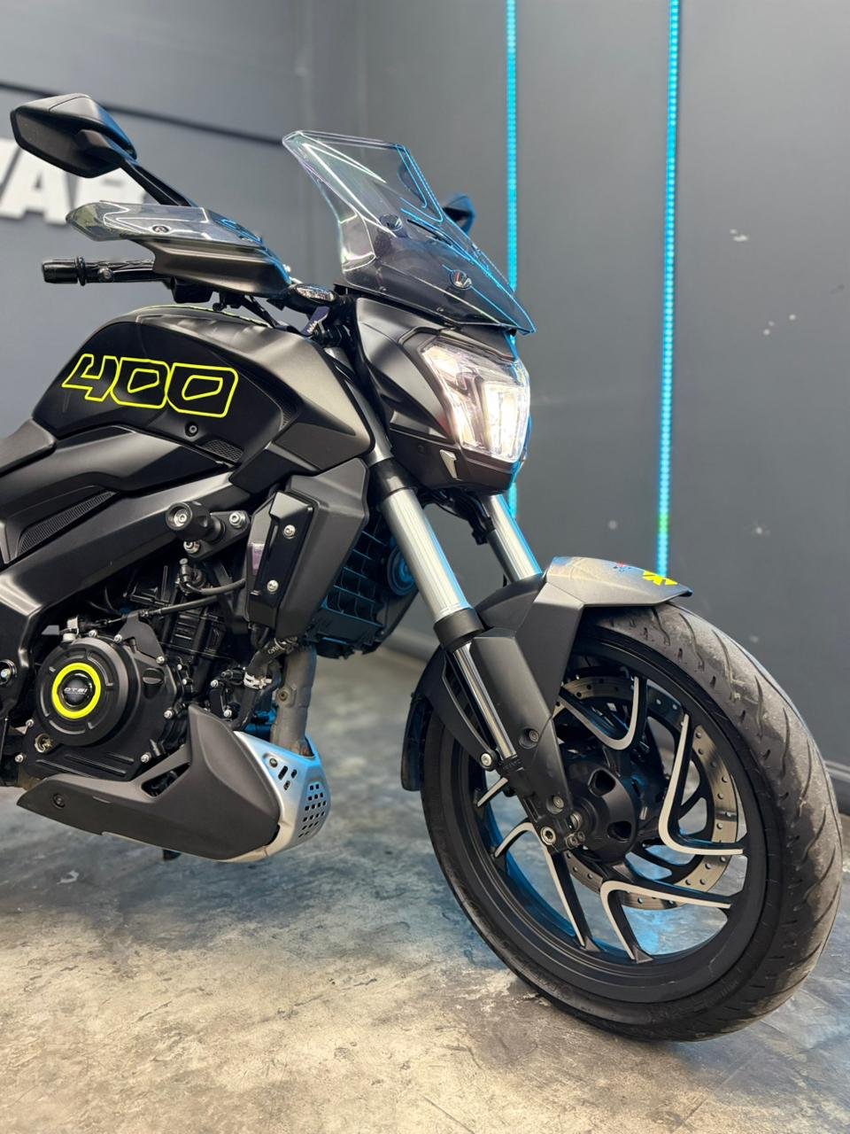 BAJAJ DOMINAR 400 2025