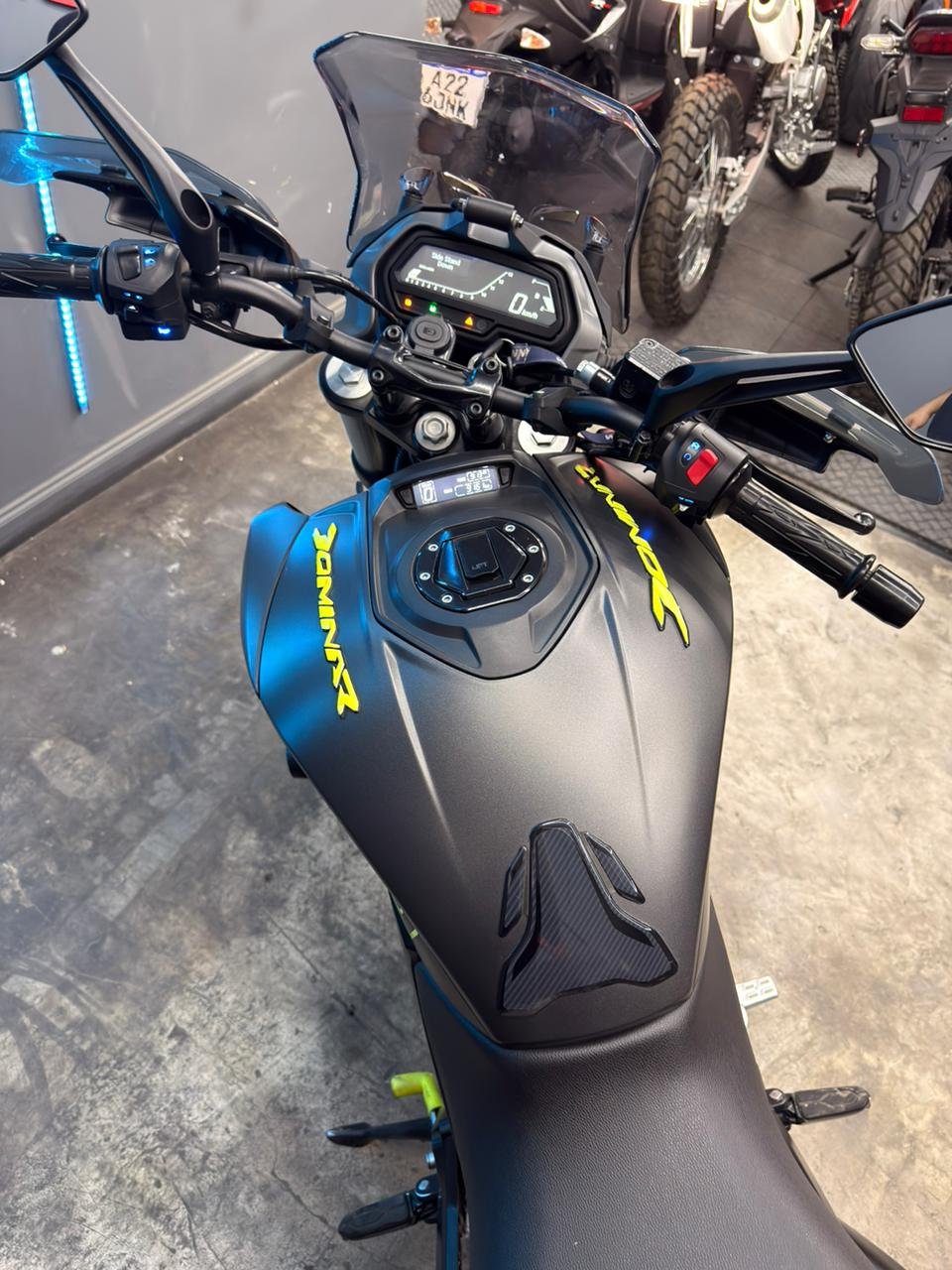 BAJAJ DOMINAR 400 2025