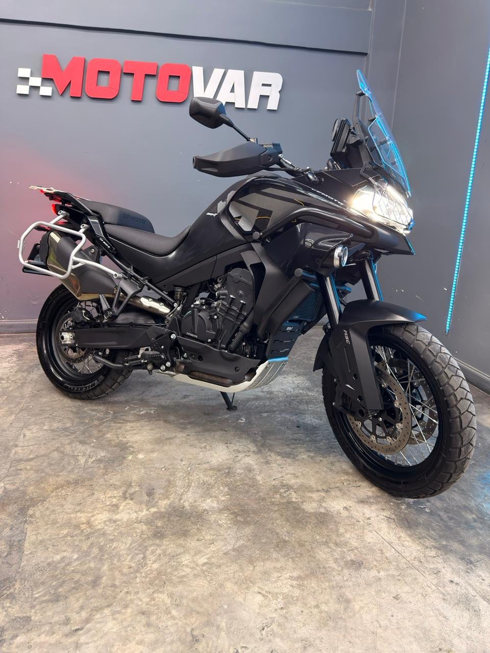 CFMOTO 800MT 2025
