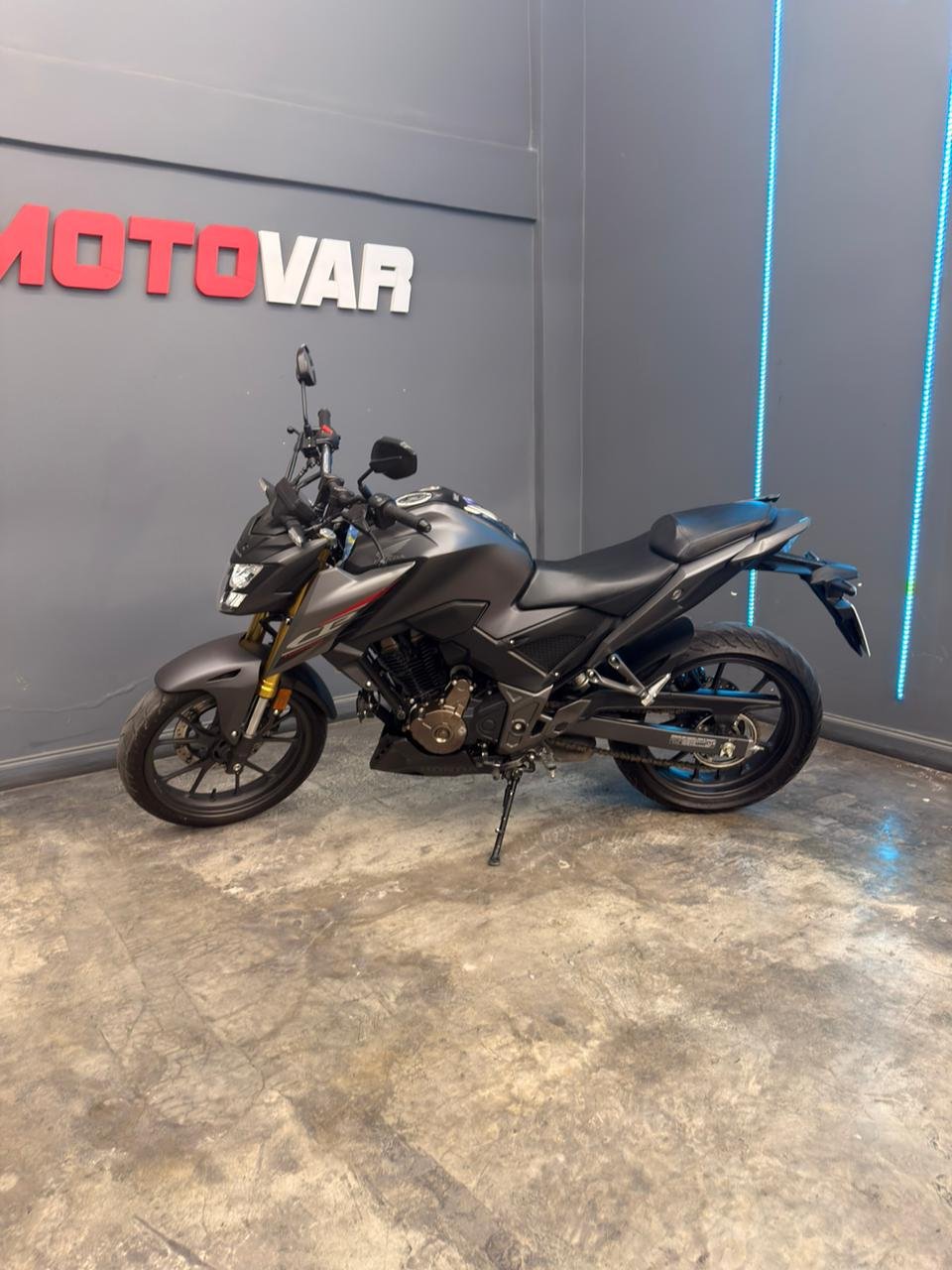 HONDA CB300 2024