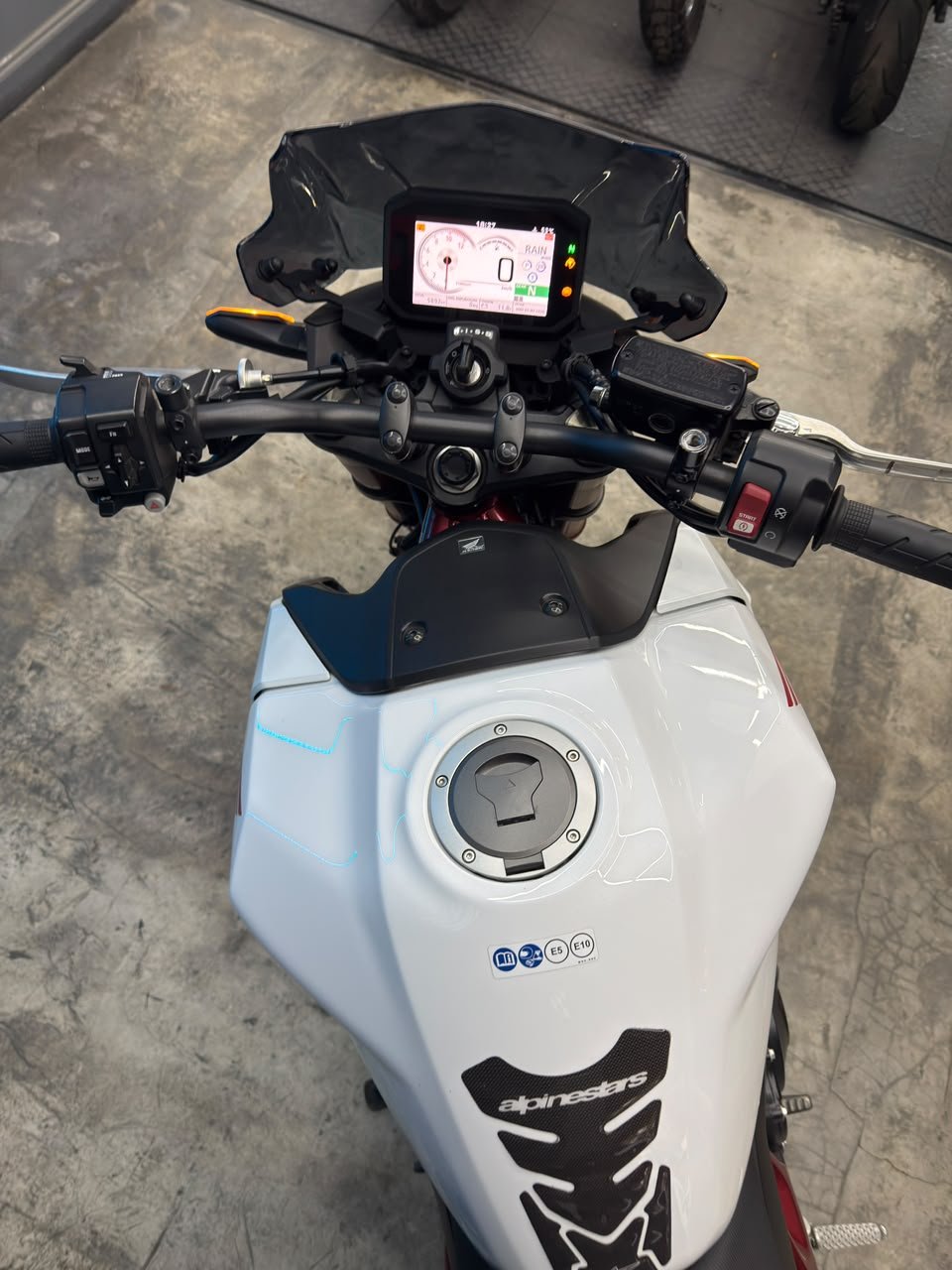 HONDA CB750 HORNET 2023