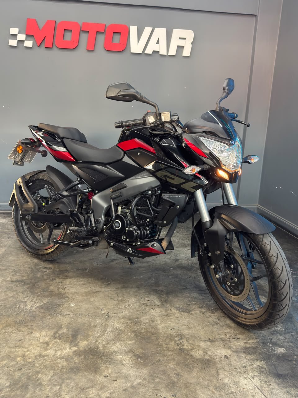 BAJAJ ROUSER NS160 2026