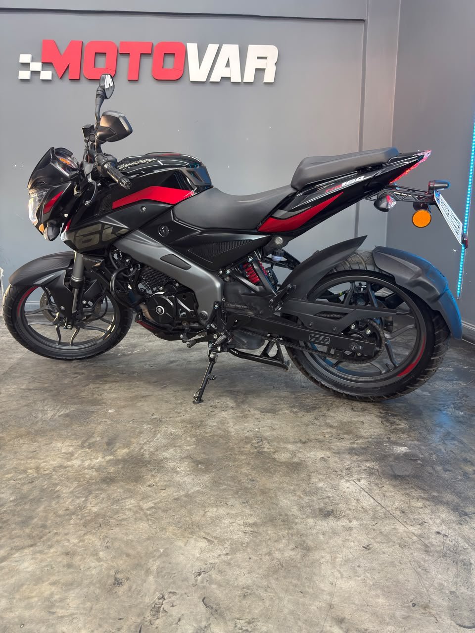 BAJAJ ROUSER NS160 2026