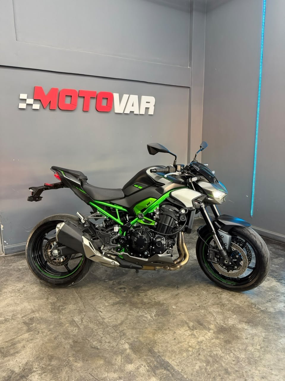KAWASAKI Z900