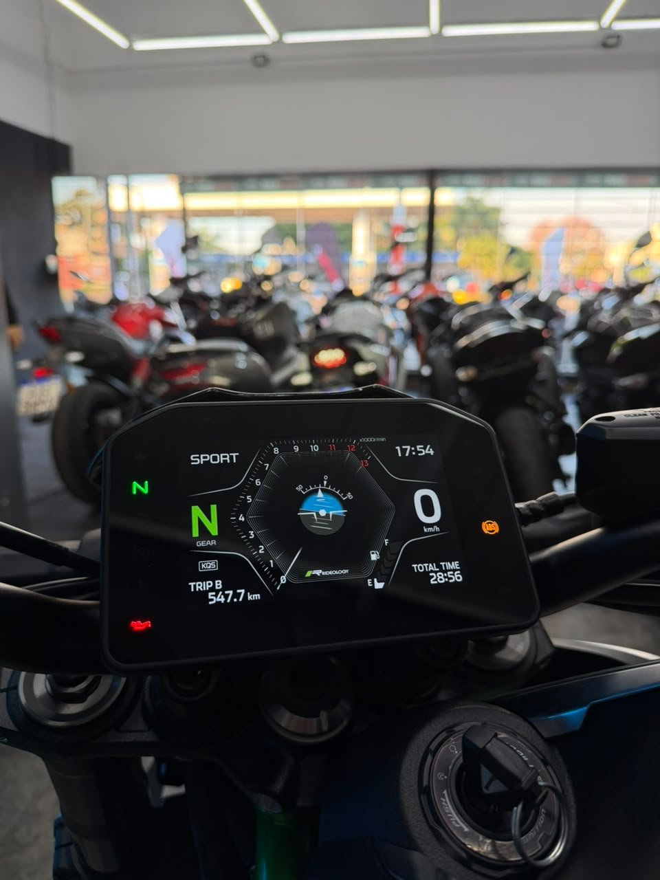 KAWASAKI Z900 2026