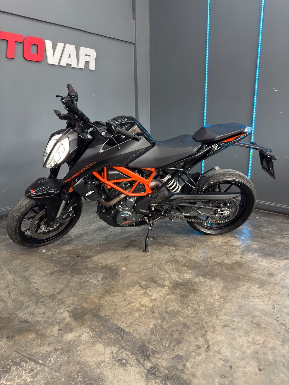 KTM DUKE 390 2024
