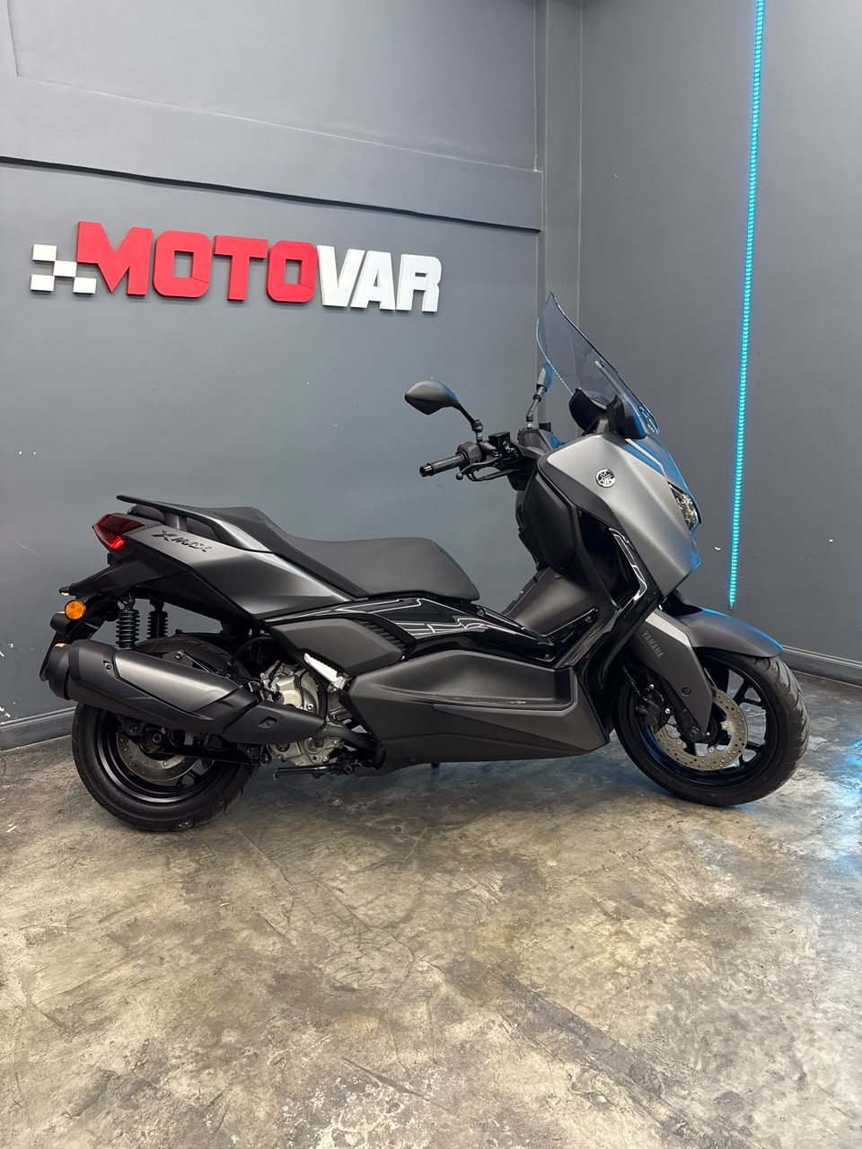 YAMAHA XMAX