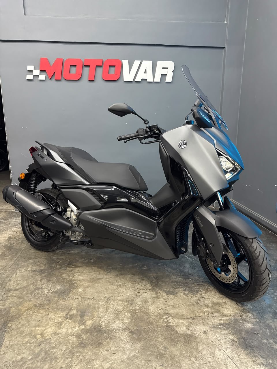 YAMAHA XMAX