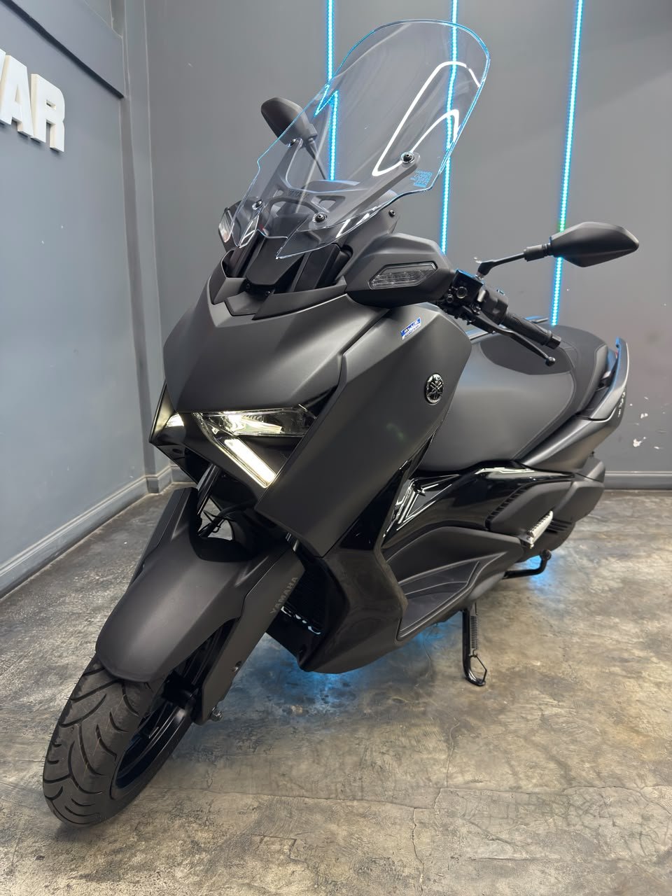 YAMAHA XMAX