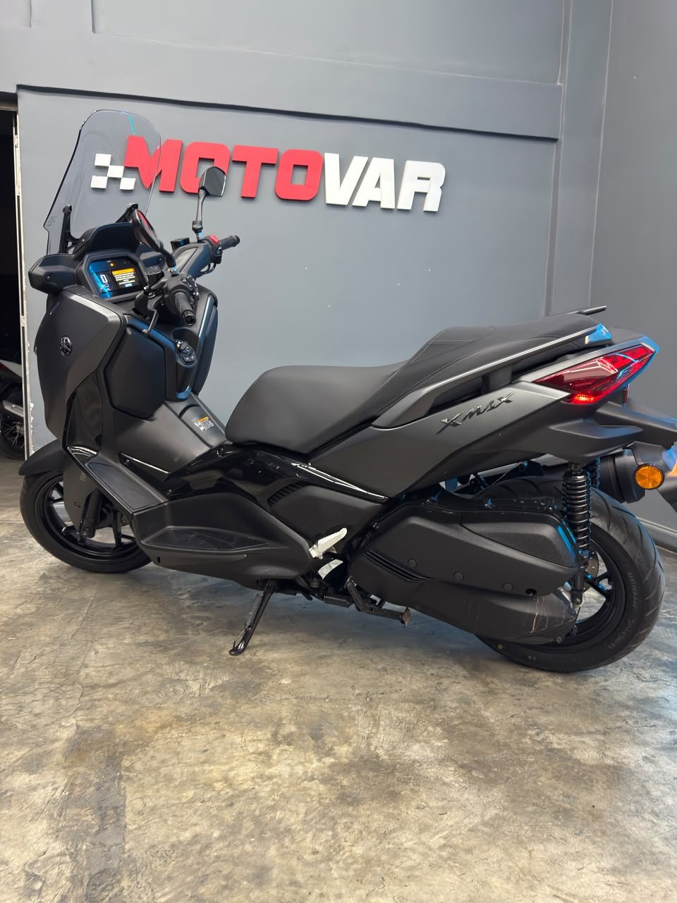 YAMAHA XMAX