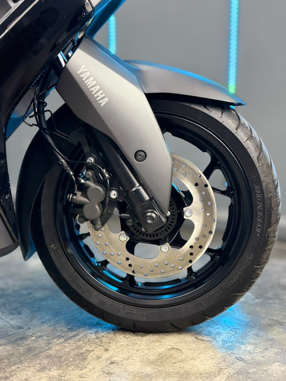 YAMAHA XMAX