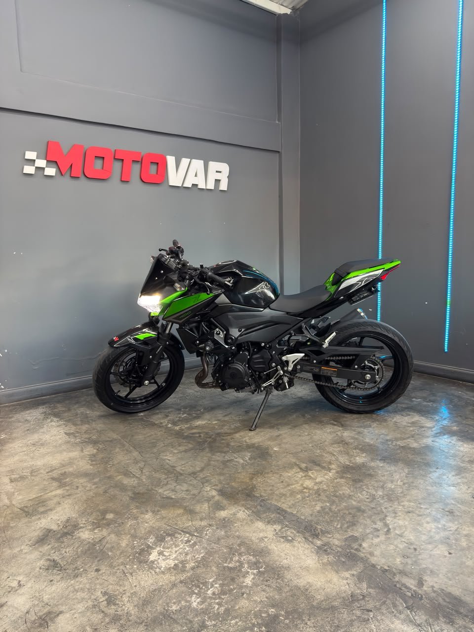 KAWASAKI Z400 2023