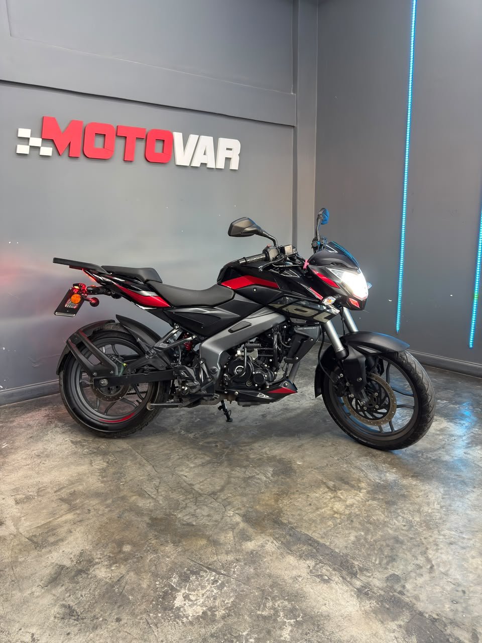 BAJAJ ROUSER NS160