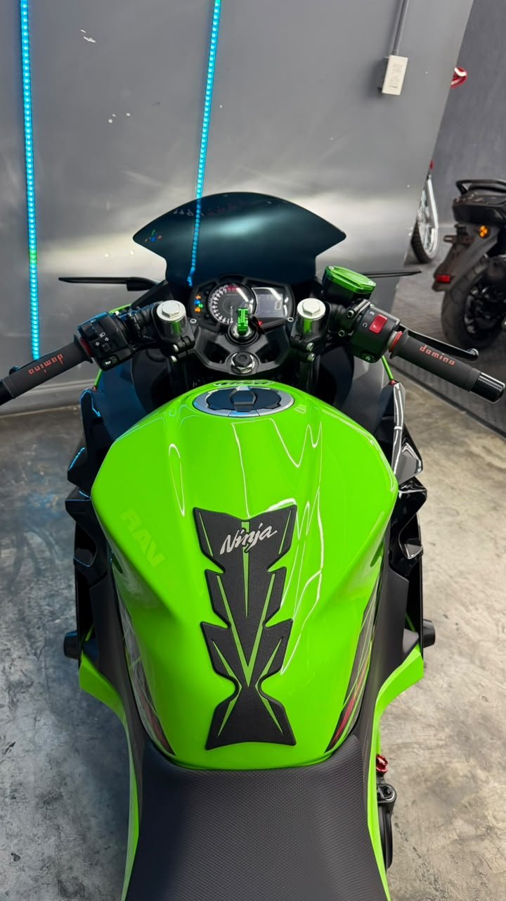 KAWASAKI NINJA 400 2023