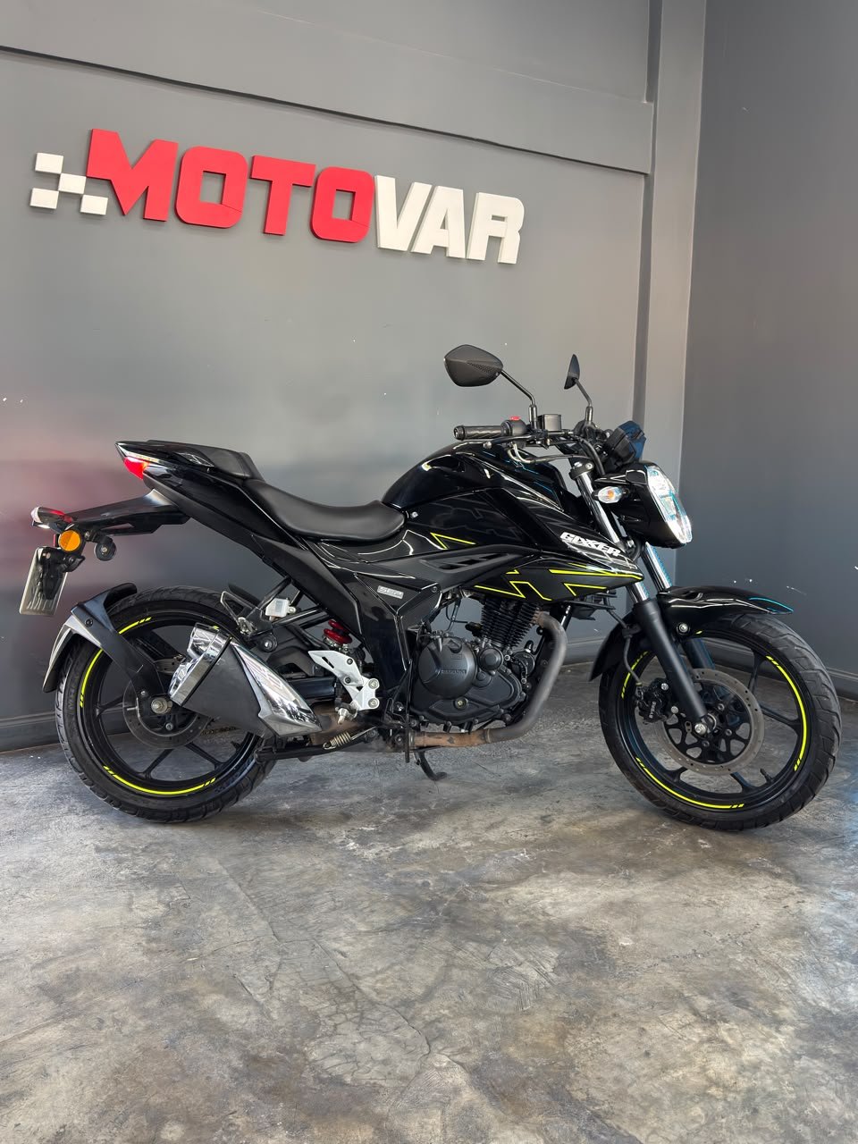 SUZUKI GIXXER 150