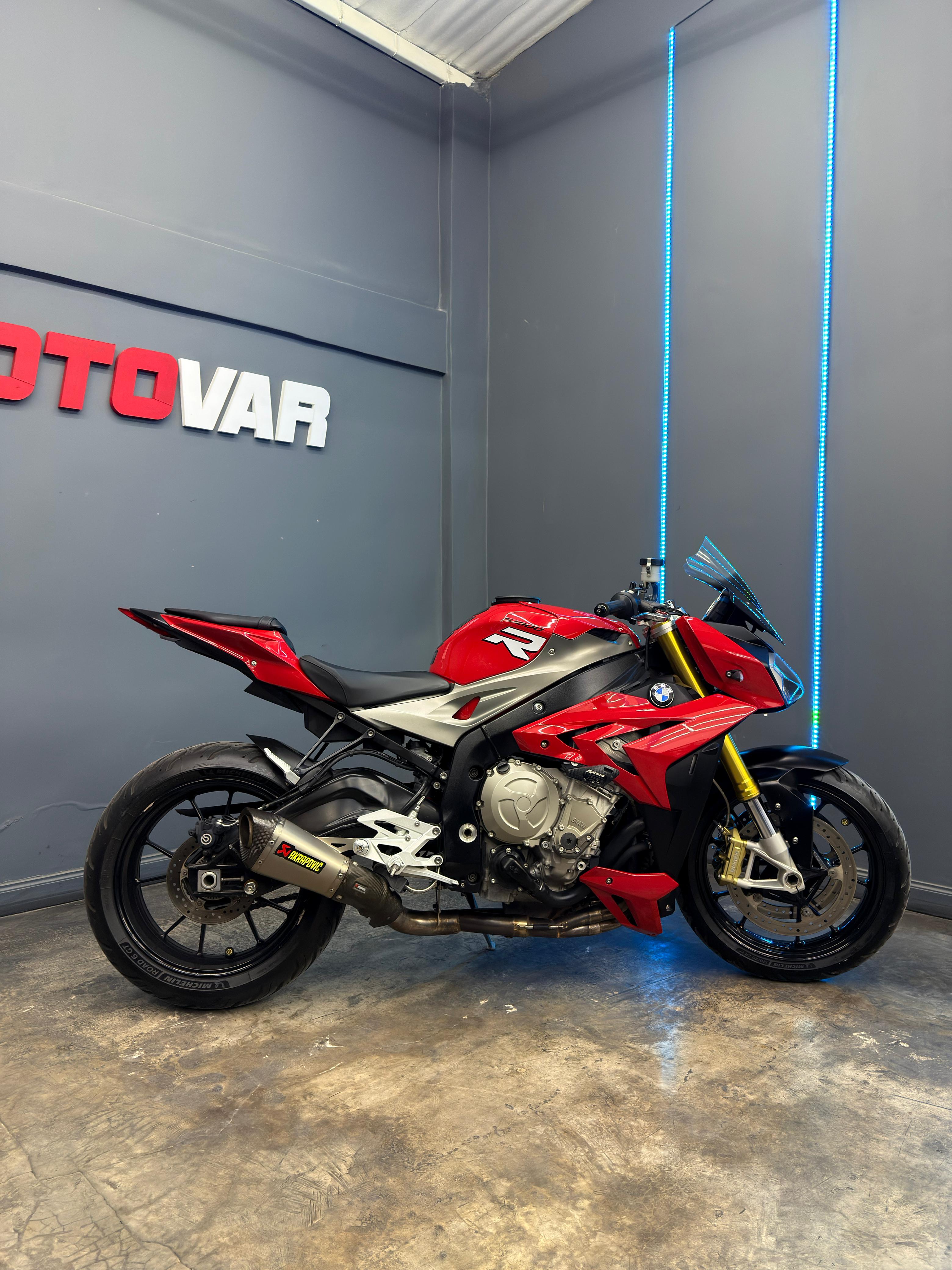 BMW S1000R