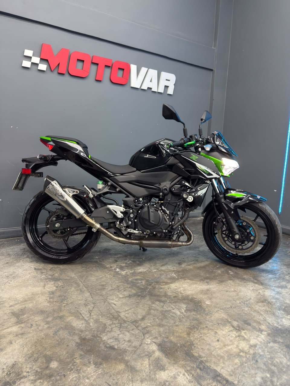 KAWASAKI Z400