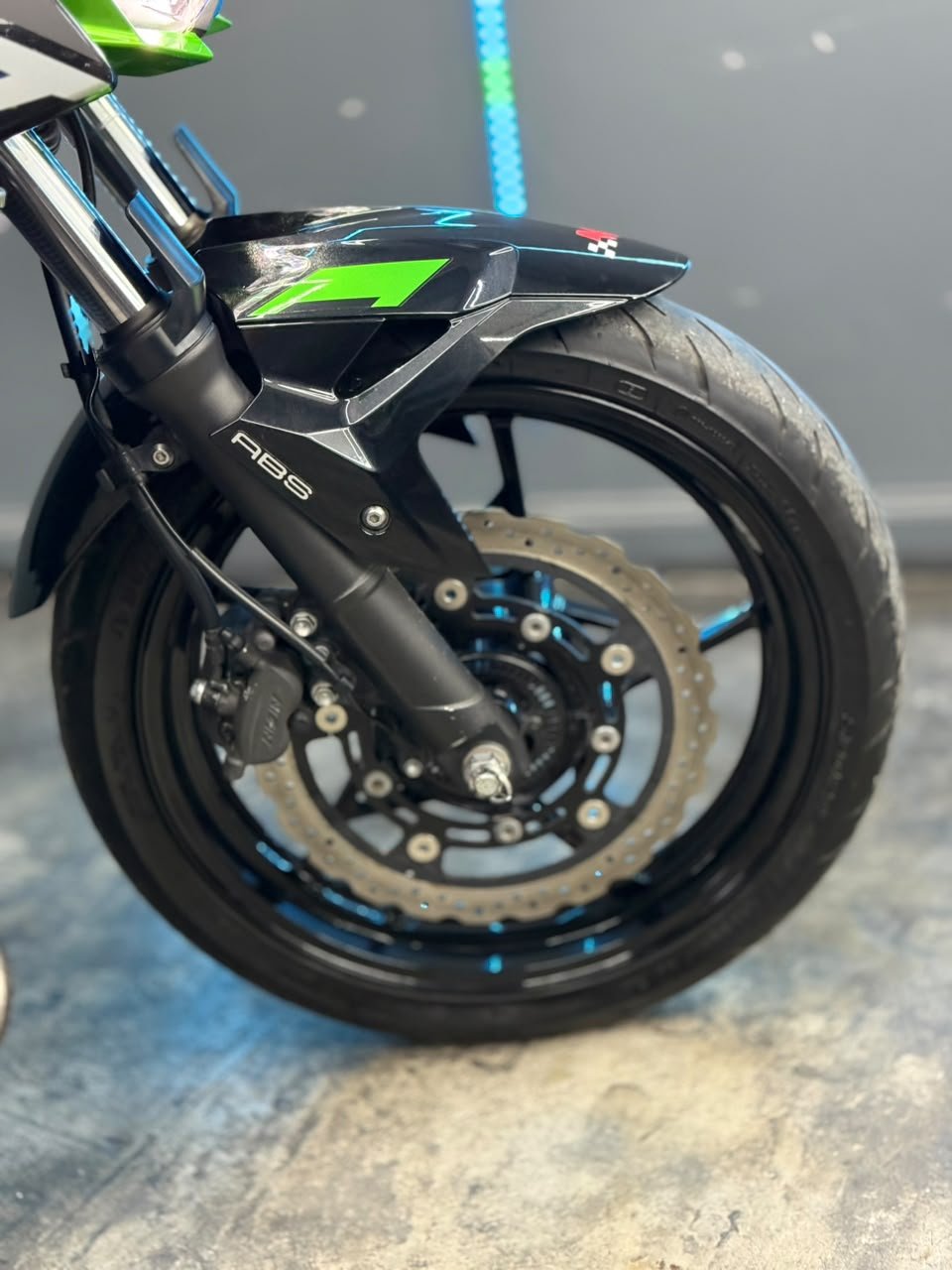 KAWASAKI Z400 2023