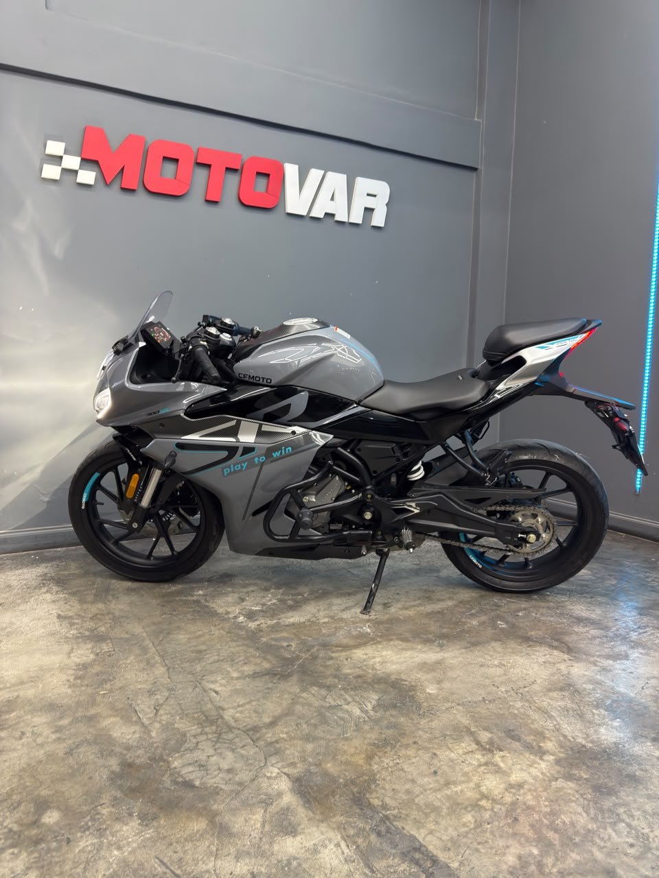 CFMOTO 300SR 2024