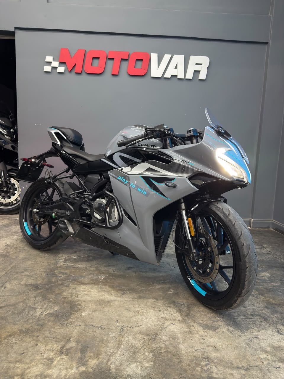 CFMOTO 300SR 2024