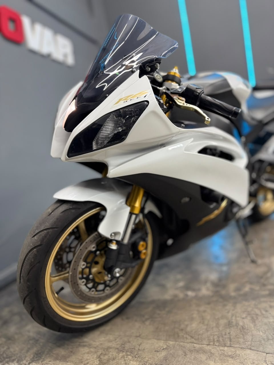 YAMAHA R6