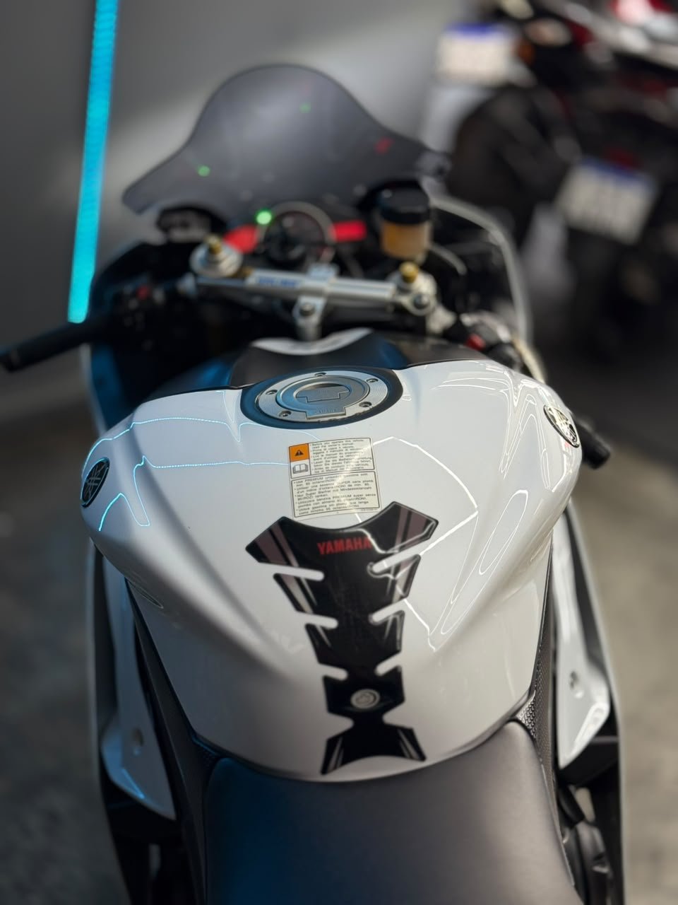 YAMAHA R6