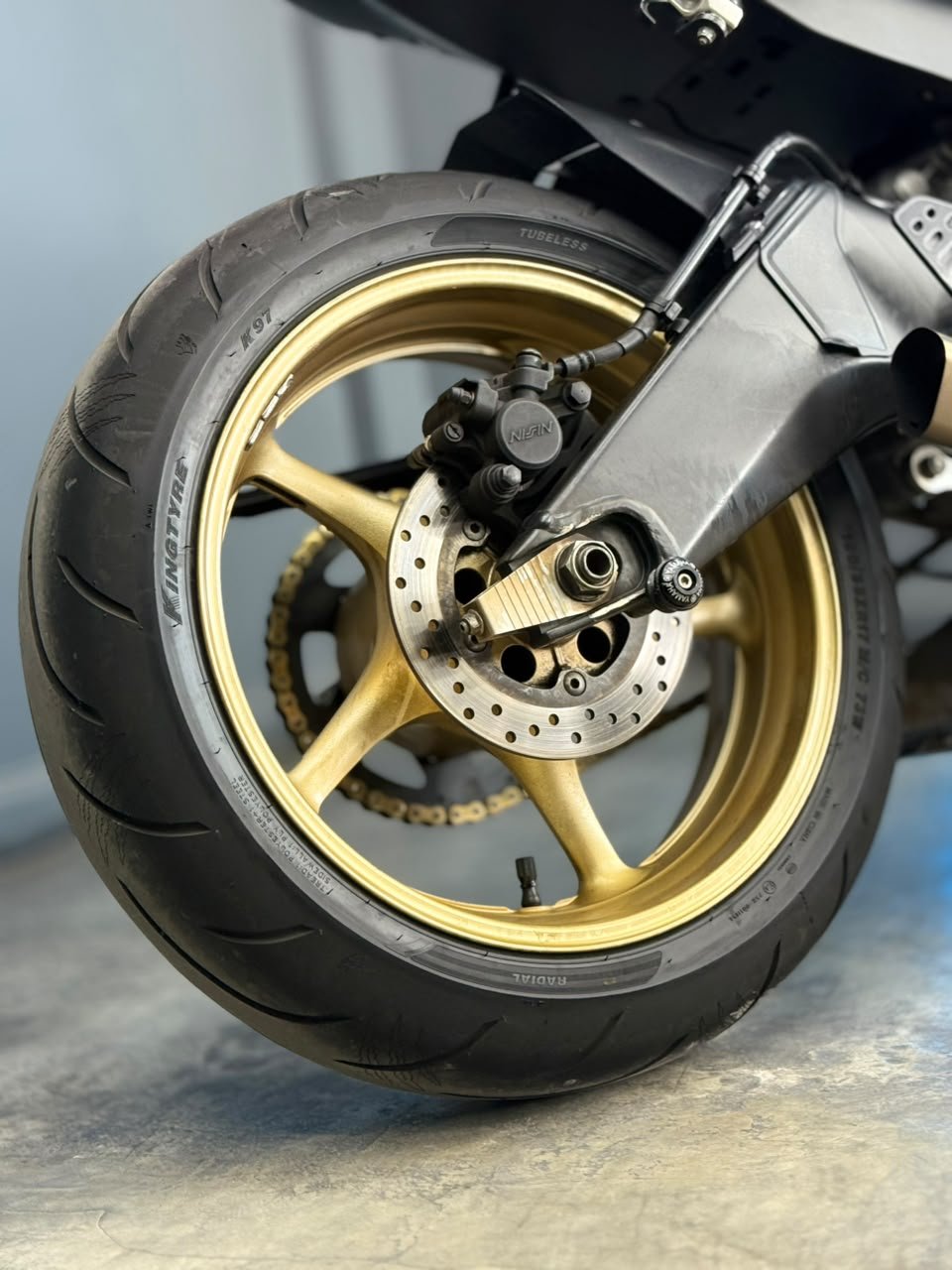YAMAHA R6