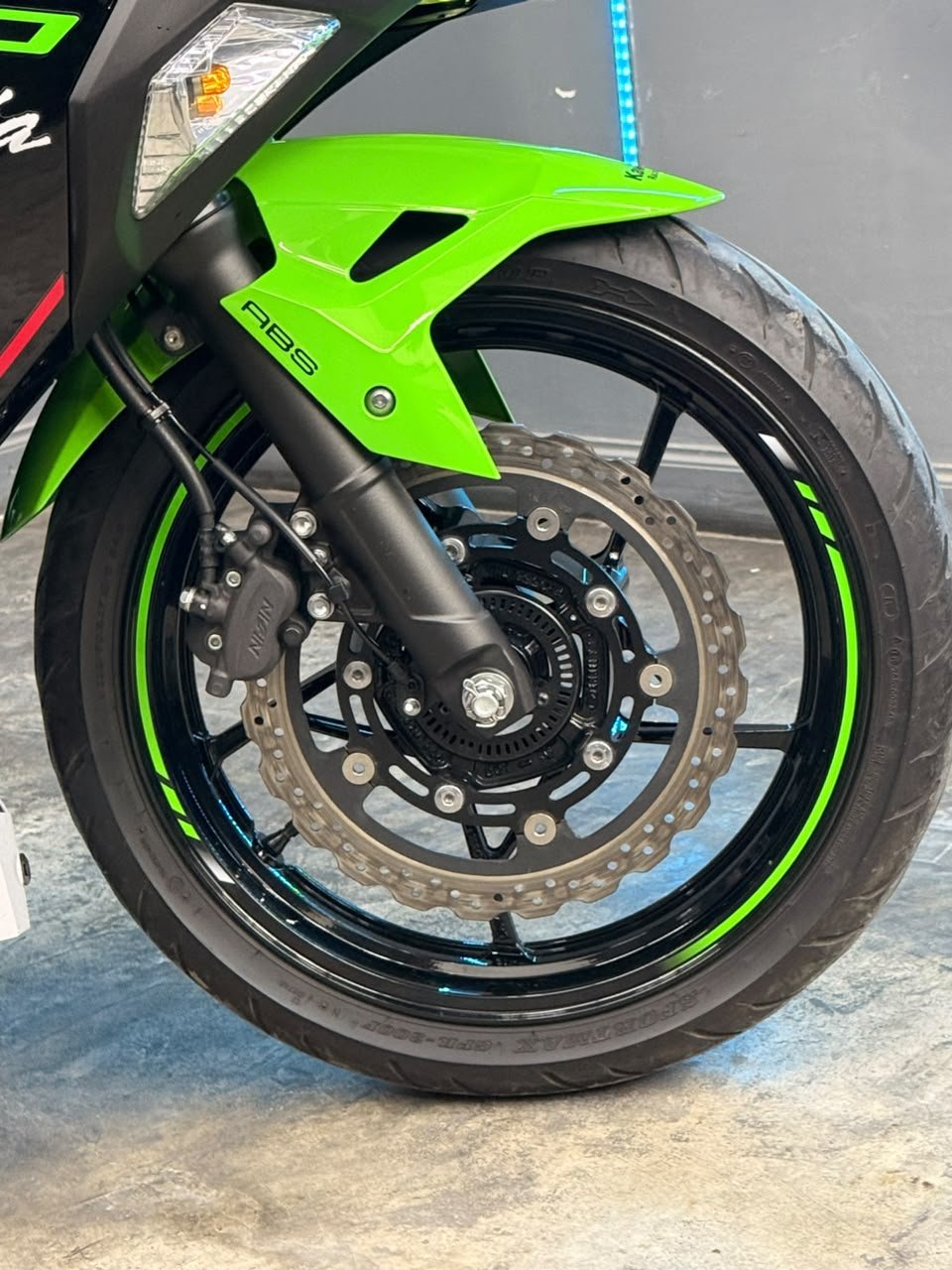 KAWASAKI NINJA 400 2023
