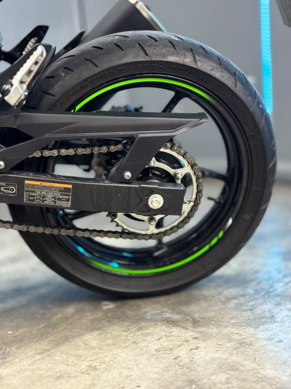KAWASAKI NINJA 400 2023