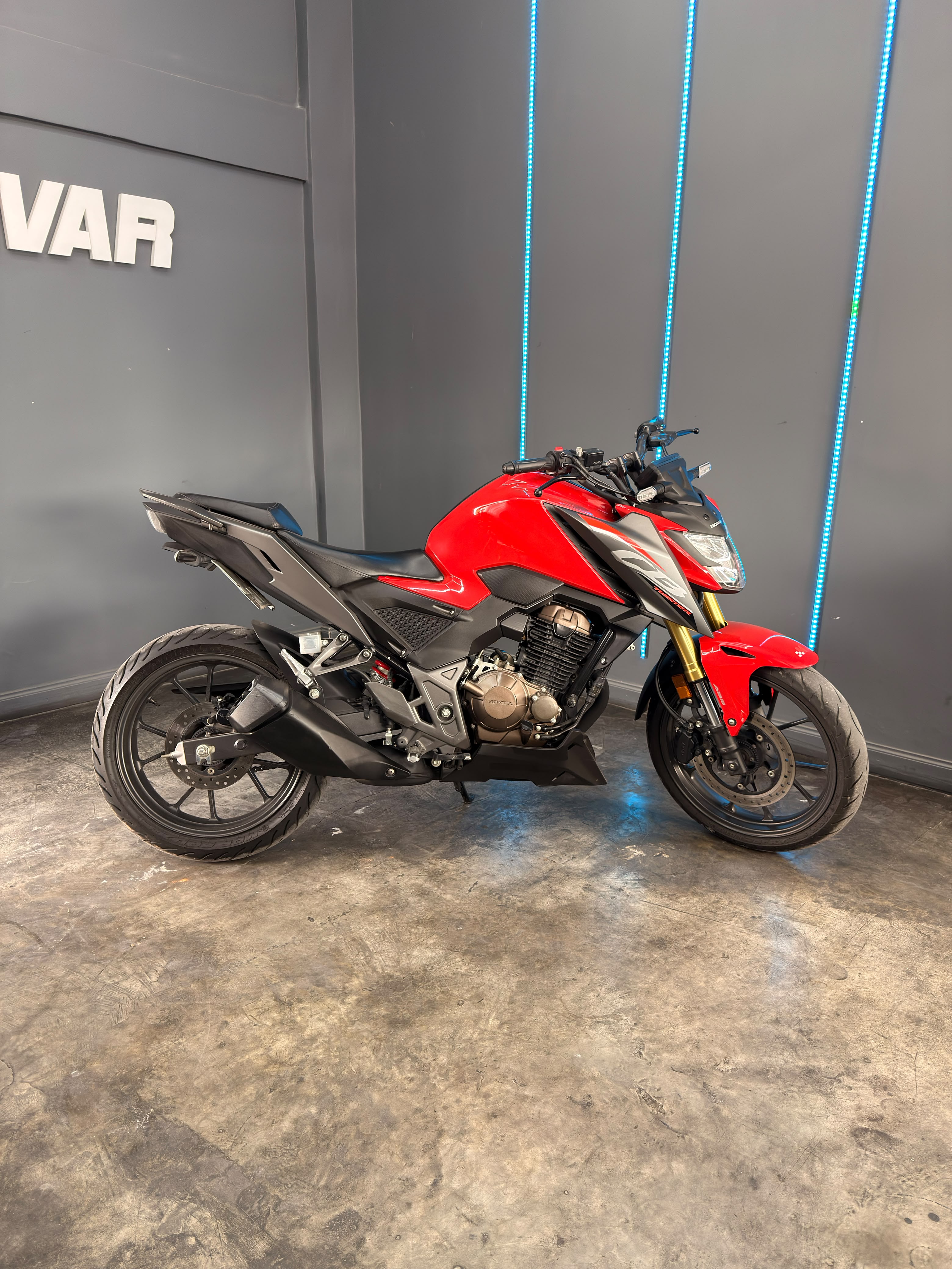HONDA CB300
