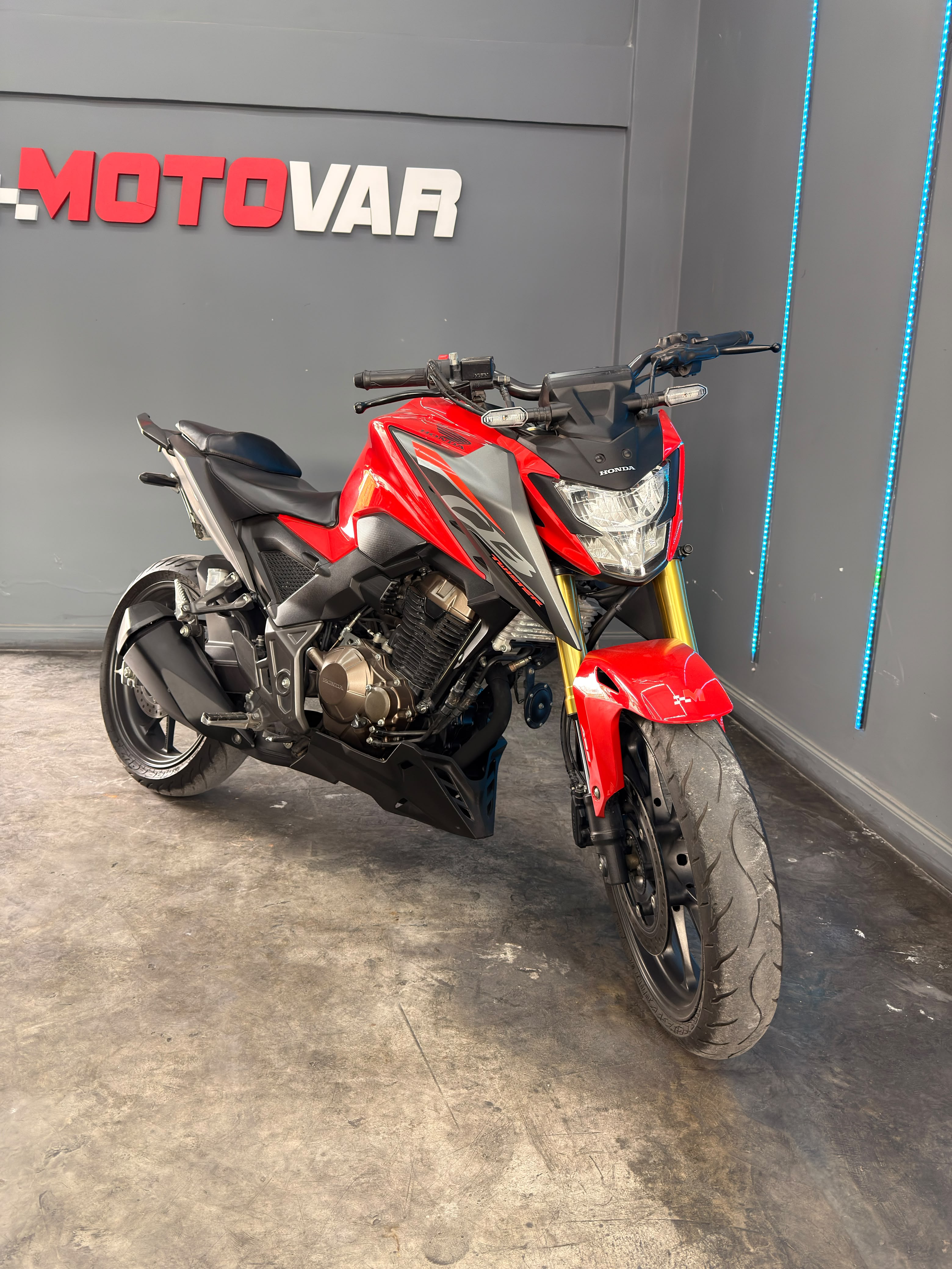 HONDA CB300 2024