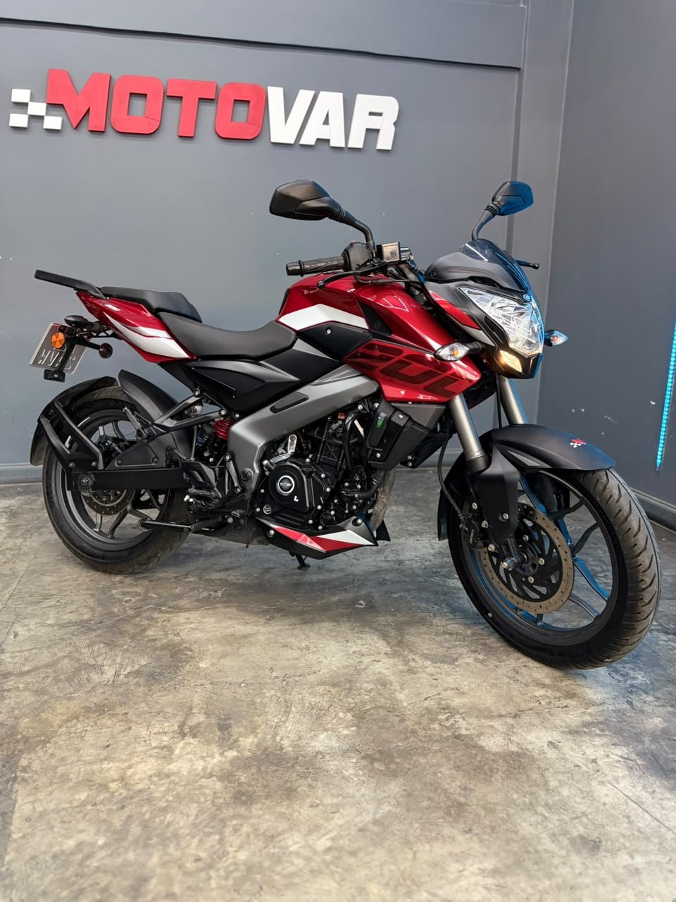 BAJAJ ROUSER 200 2026