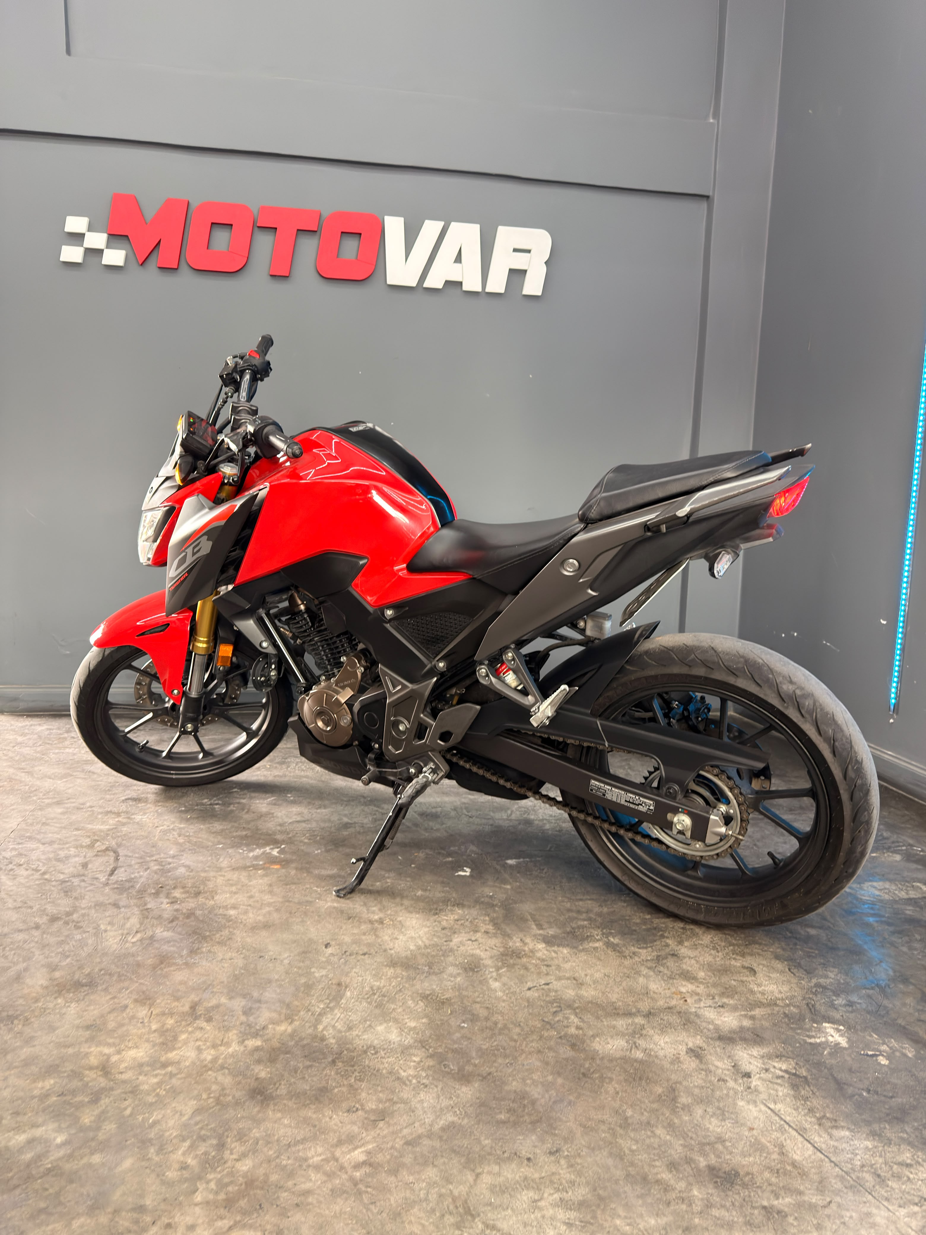 HONDA CB300 2024