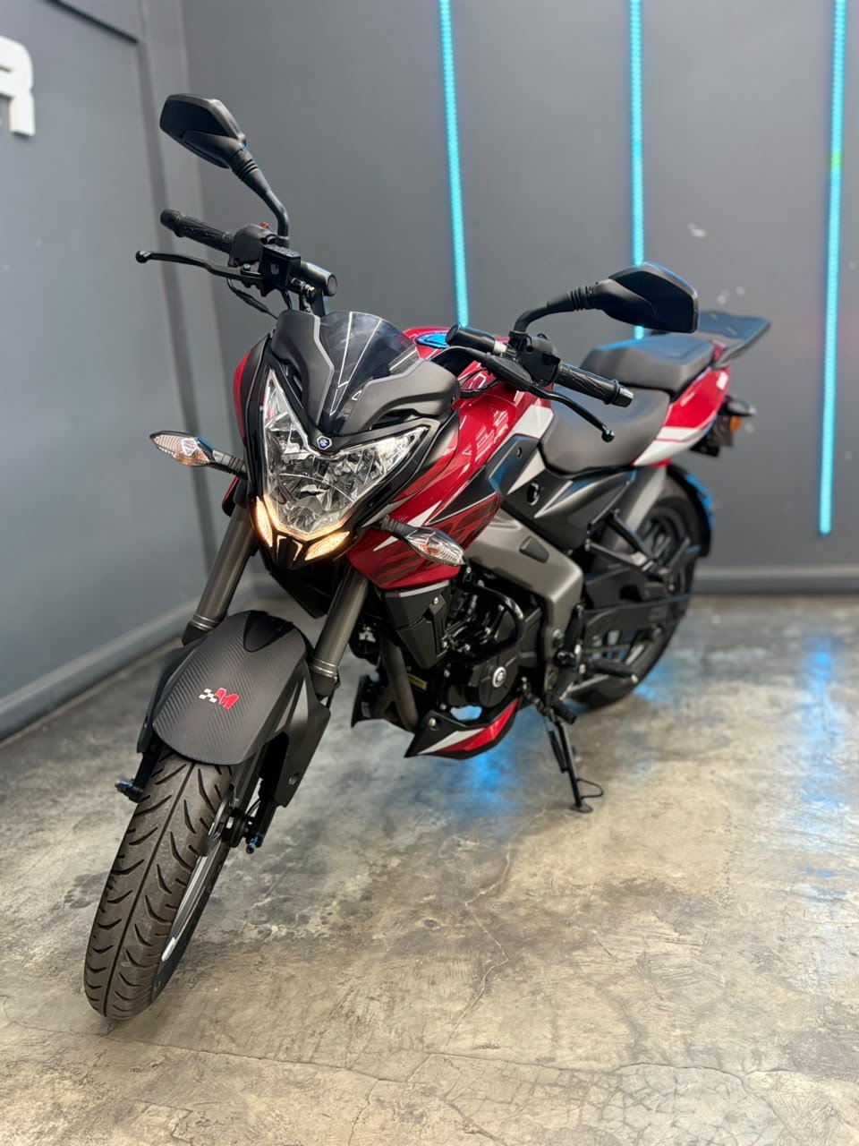 BAJAJ ROUSER 200 2026