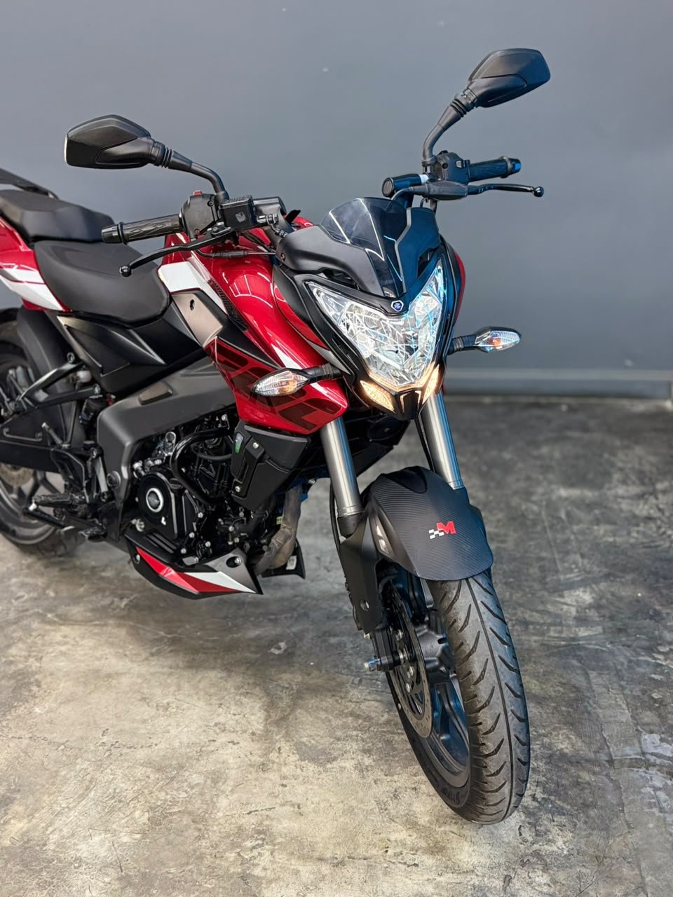 BAJAJ ROUSER 200 2026