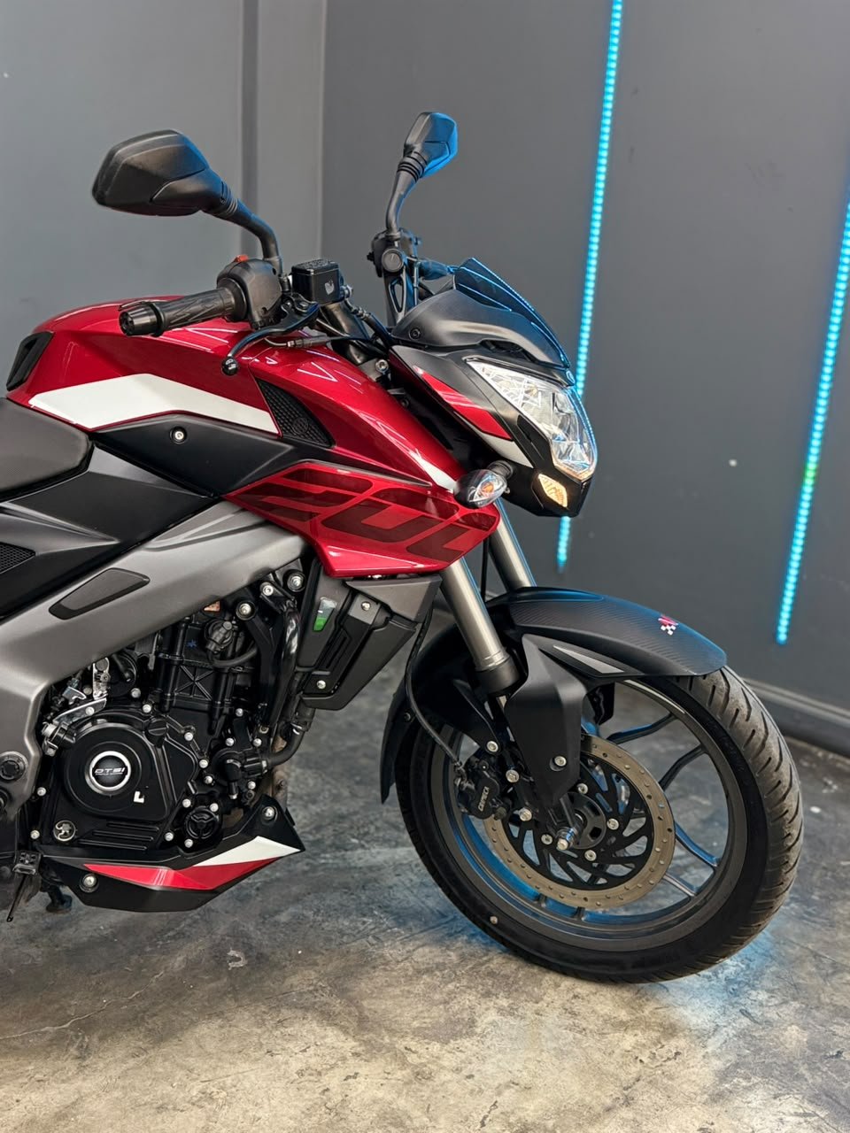 BAJAJ ROUSER 200 2026