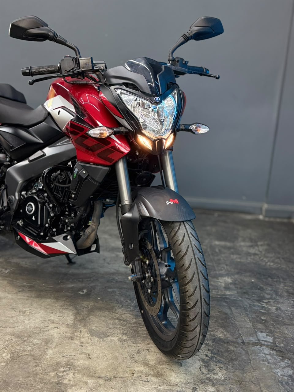 BAJAJ ROUSER 200 2026