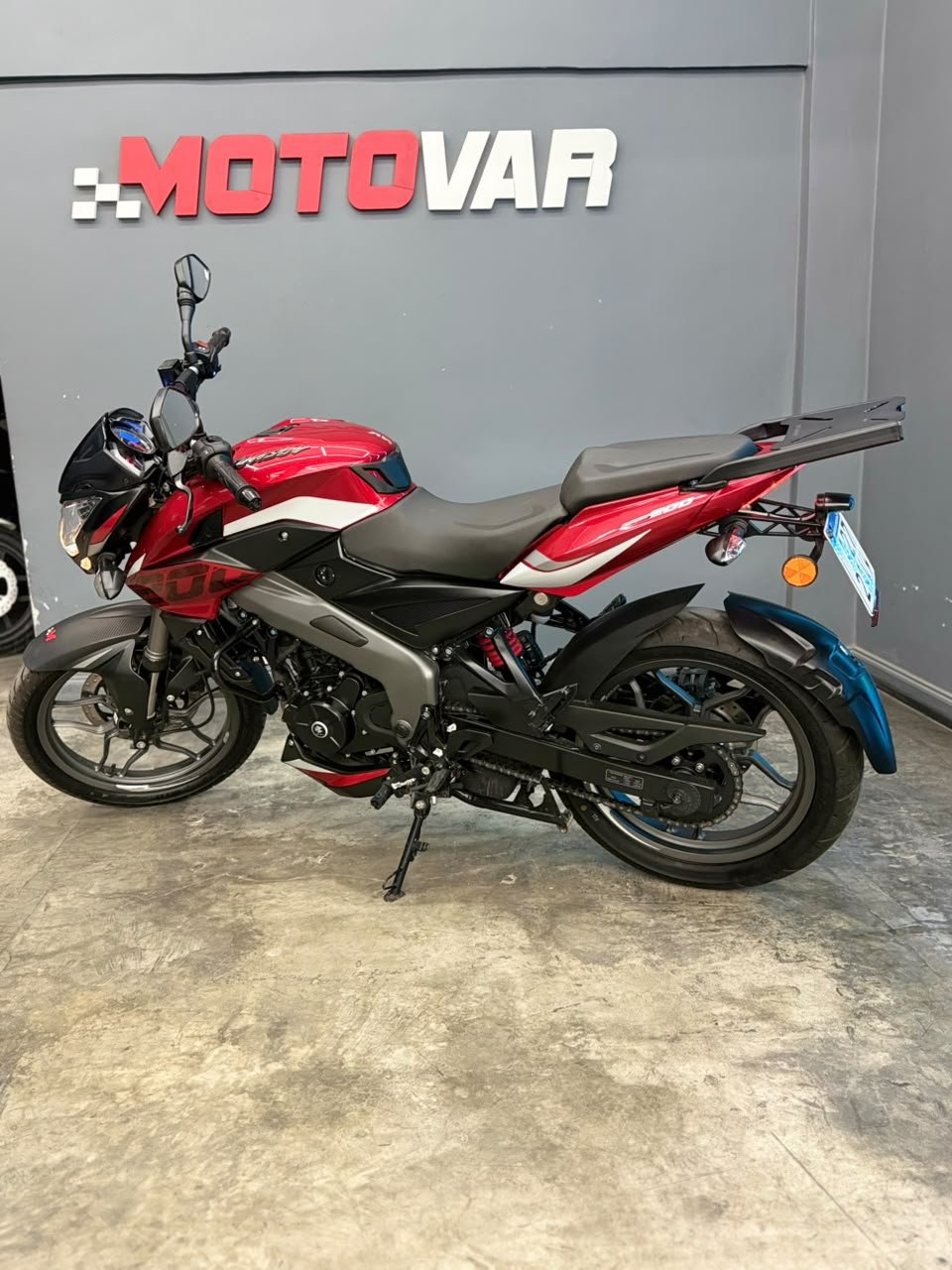 BAJAJ ROUSER 200 2026