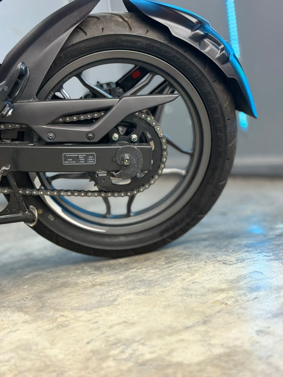 BAJAJ ROUSER 200 2026